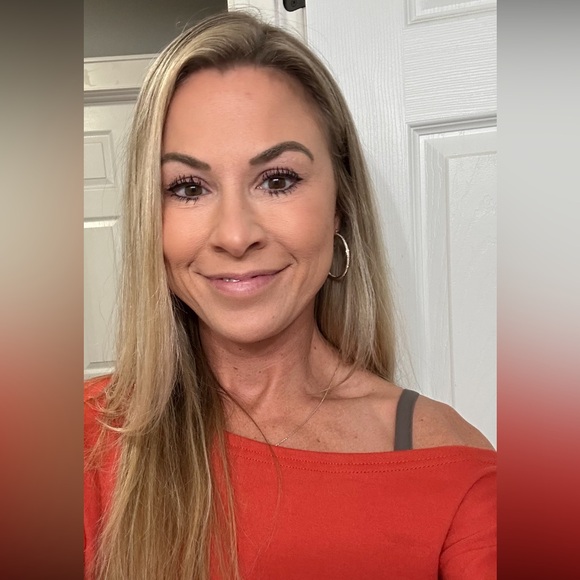 Meet your Posher, Amber - Picture 2 of 2